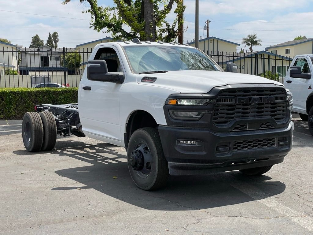 2025 RAM 3500 Chassis Tradesman - Photo 8