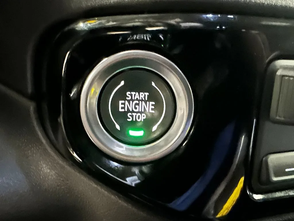 Used 2026 Summit White GMC Elevation image 30