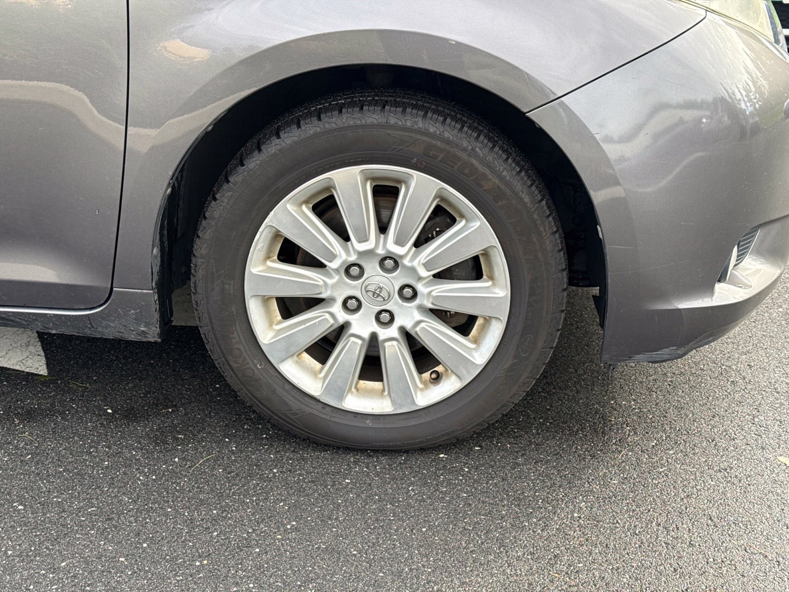 Used 2014 Gray Toyota XLE image 11