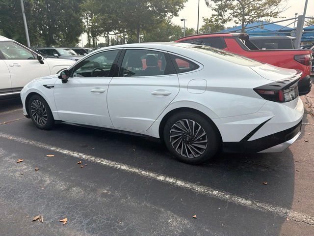 Certified Used 2025 Serenity White Hyundai SEL image 5