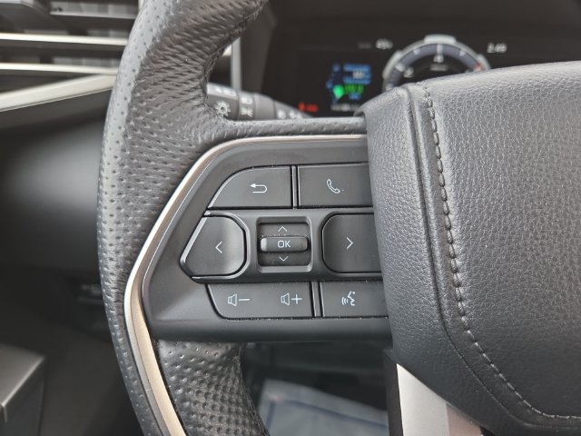 Used 2025 Silver Toyota SR5 image 19