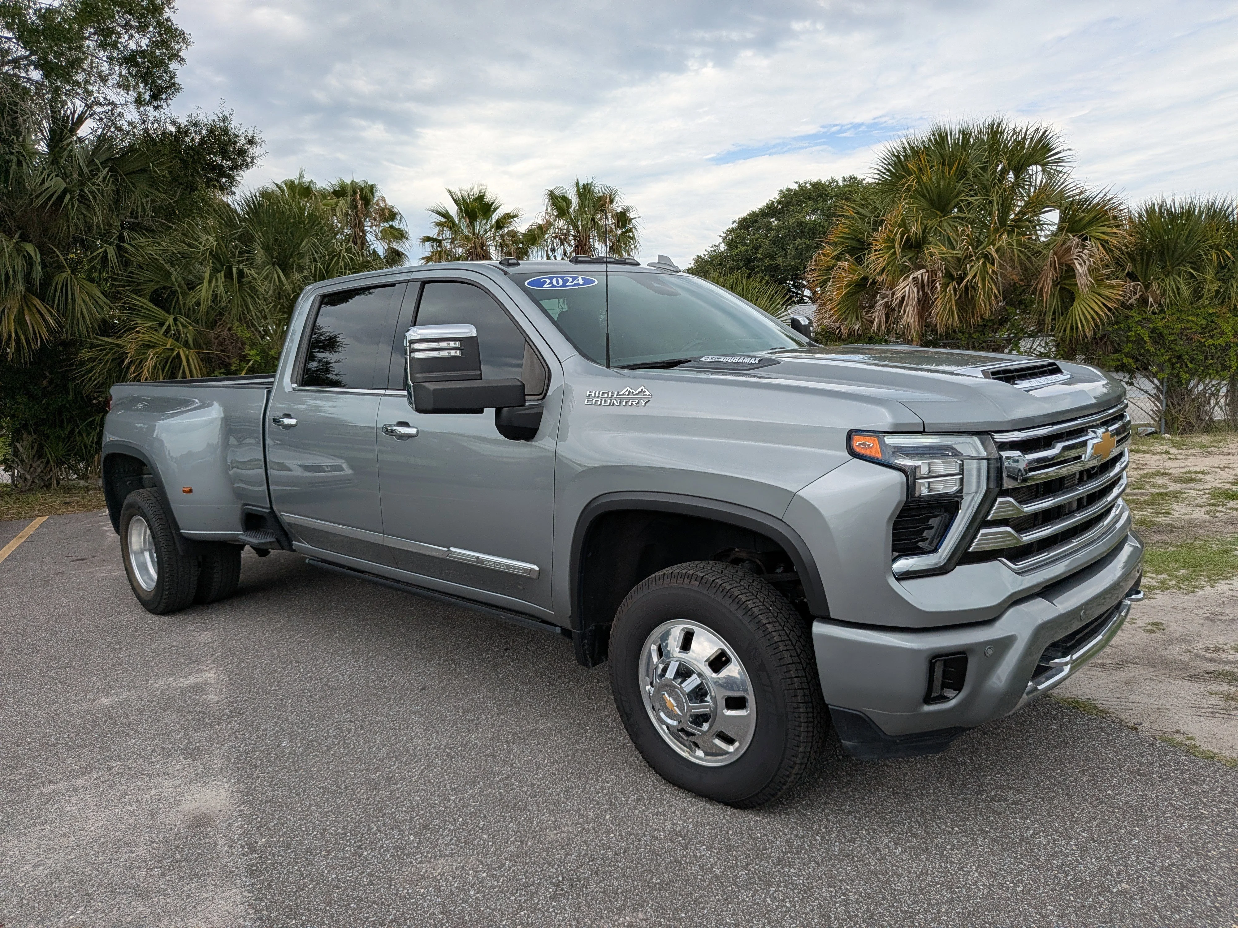 2024 Chevrolet Silverado HD High Country 4WD Crew Cab Long Box DRW's photo
