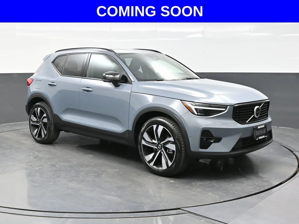 2023 Volvo XC40 B5 Ultimate Dark AWD's photo