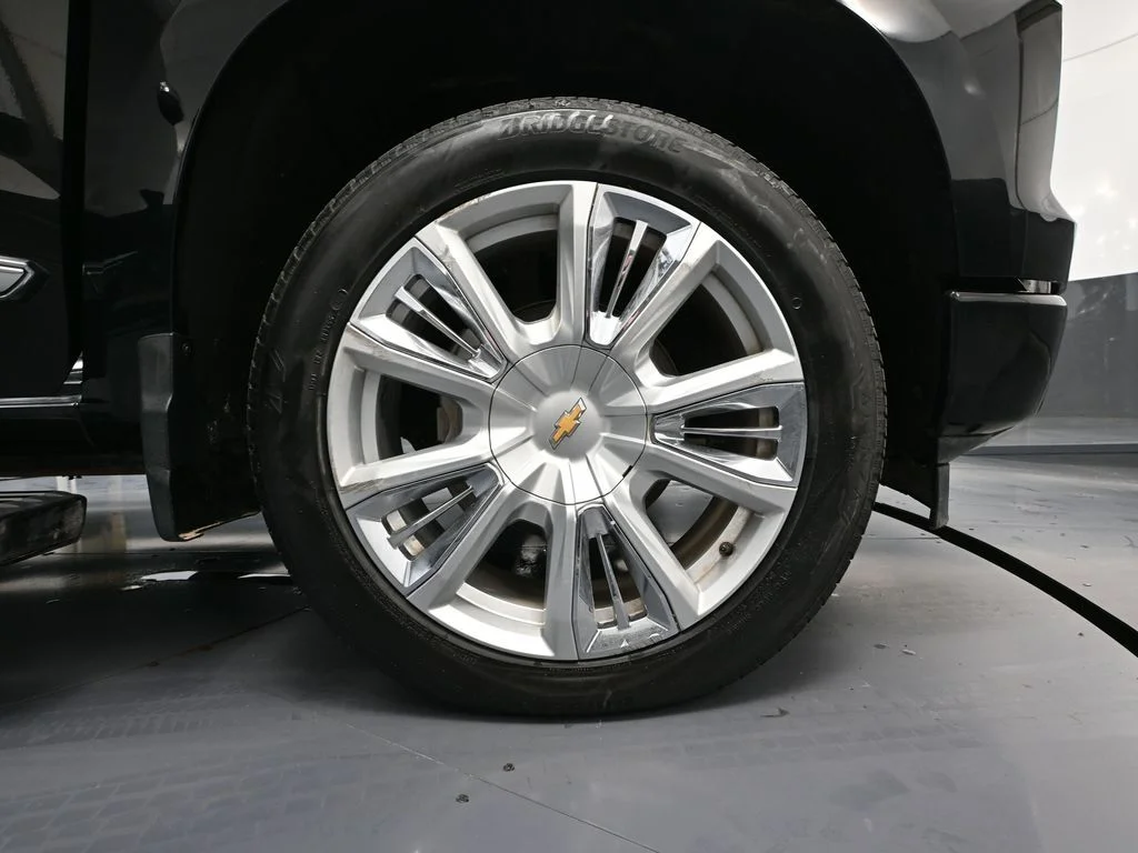 Used 2023 Black Chevrolet High Country image 12