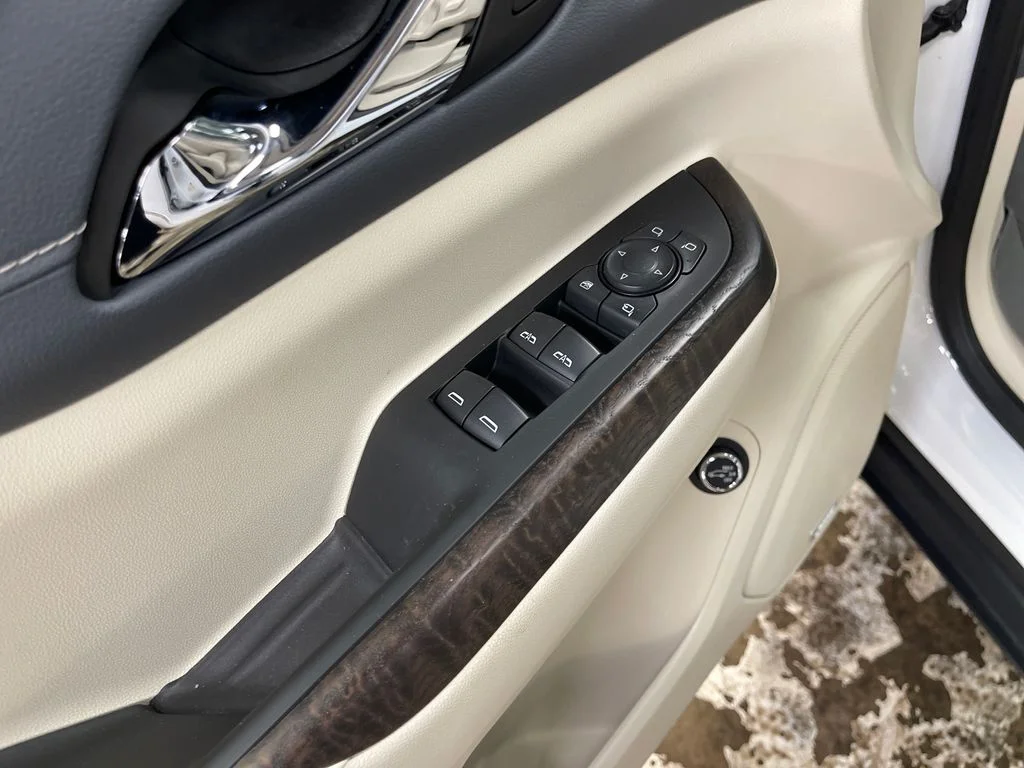 Used 2023 White GMC Denali image 18