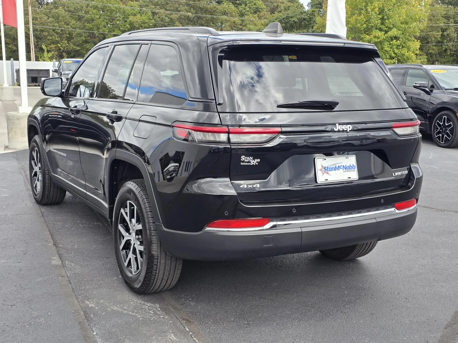 Used 2024 Black Jeep Limited 4x4 image 5