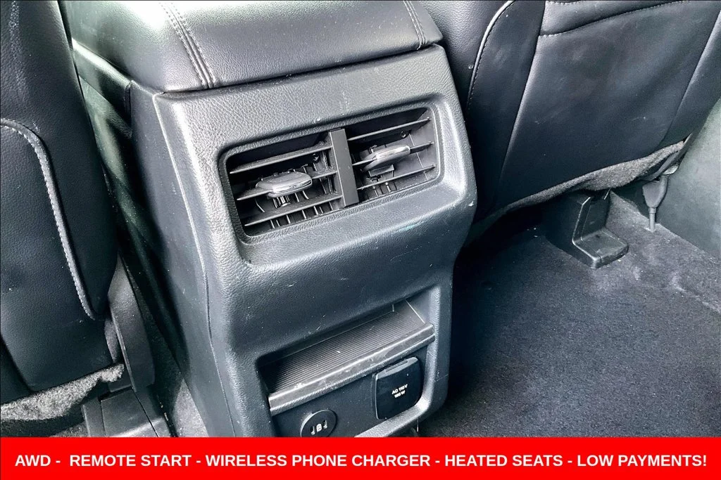 Used 2024 Silver Ford SEL image 10