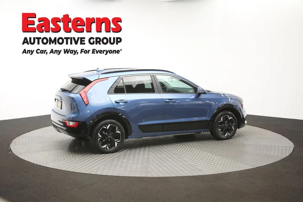 Used 2024 Blue Kia Wind image 44