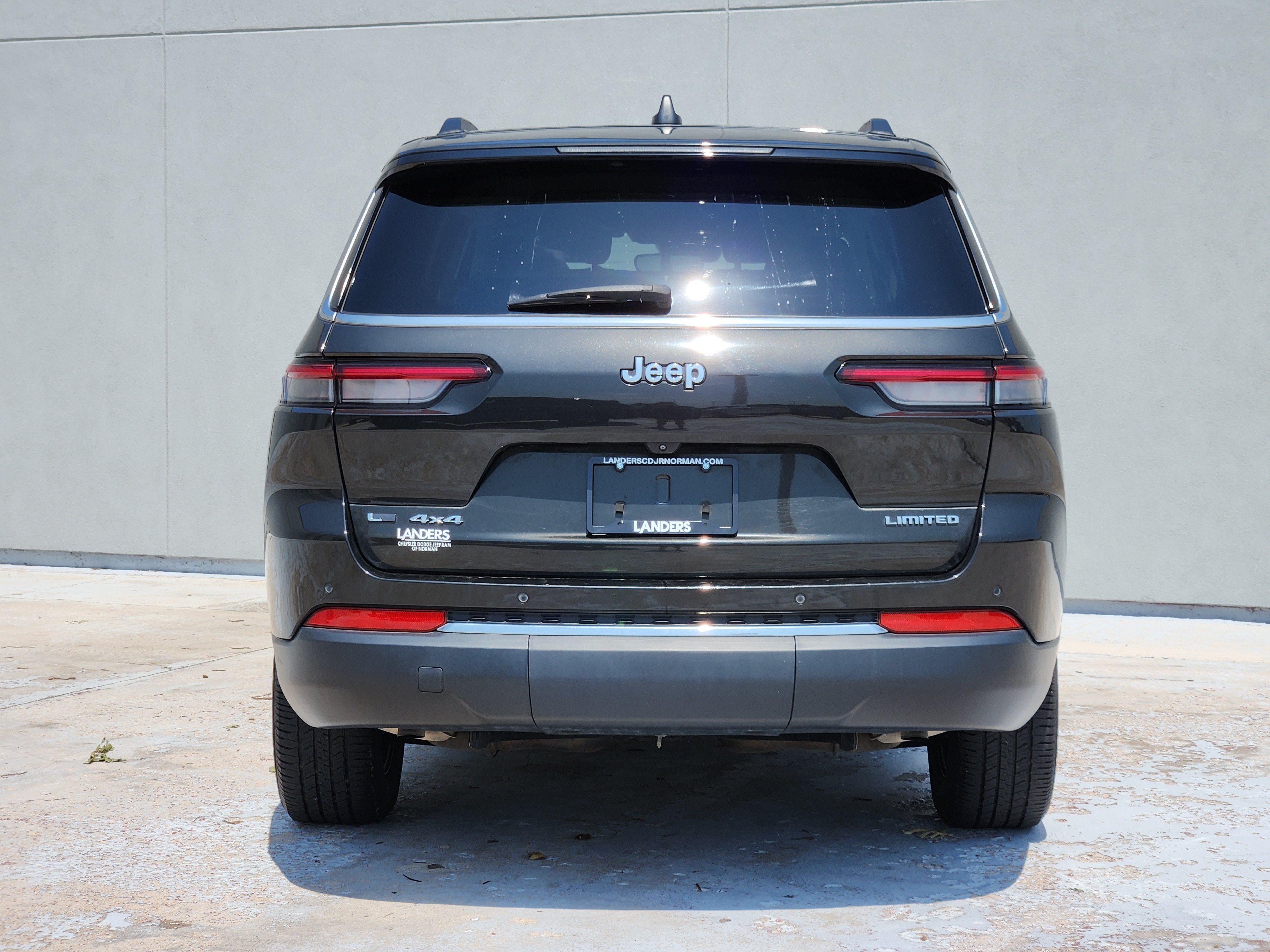 Used 2021 Rocky Mountain Pearlcoat Jeep Limited image 7