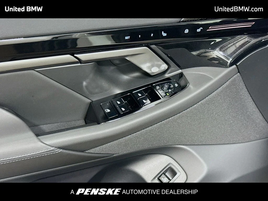 Used 2026 Mineral White Metallic BMW 530i image 3