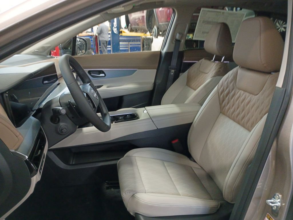 New 2026 Gold Nissan Platinum image 12