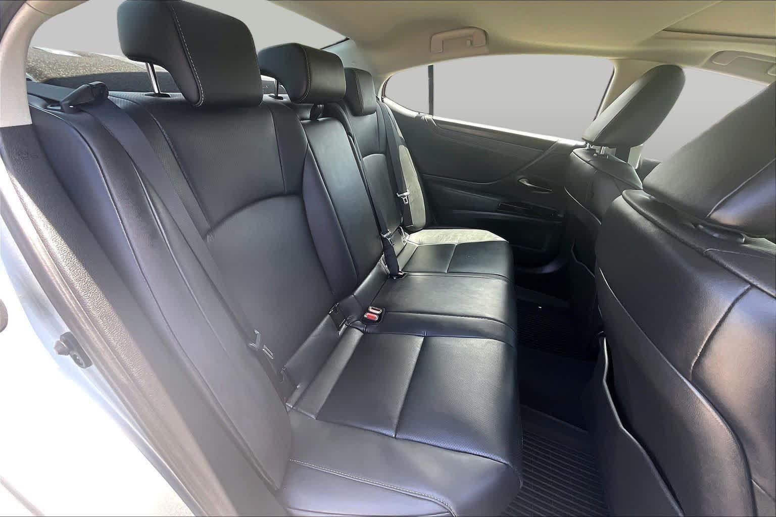 Certified Used 2025 Iridium Lexus  image 17