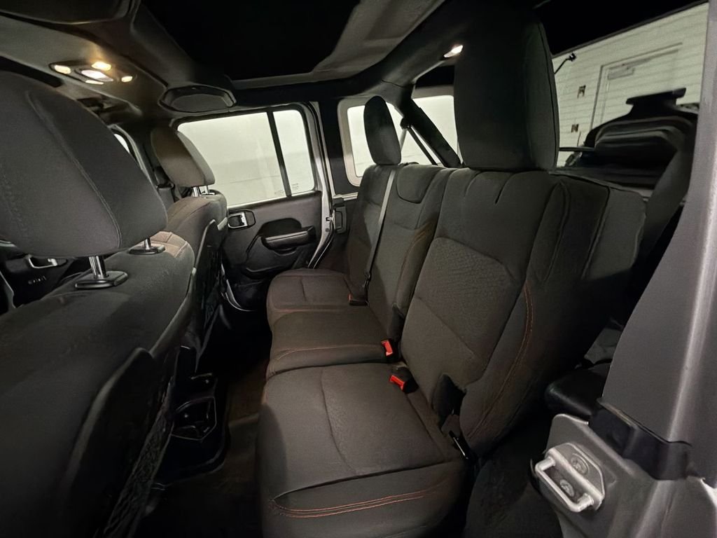 Used 2020 Silver Jeep Rubicon 4x4 image 22