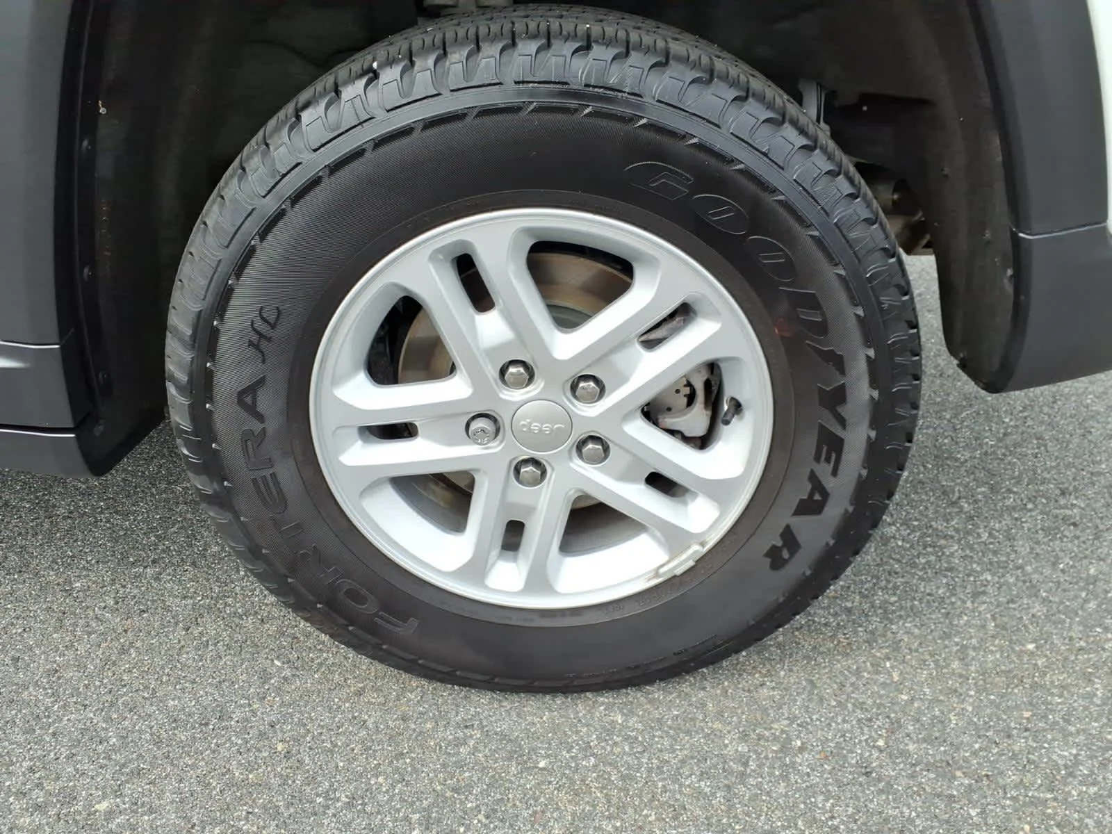Used 2023 Bright White Clearcoat Jeep Laredo image 13