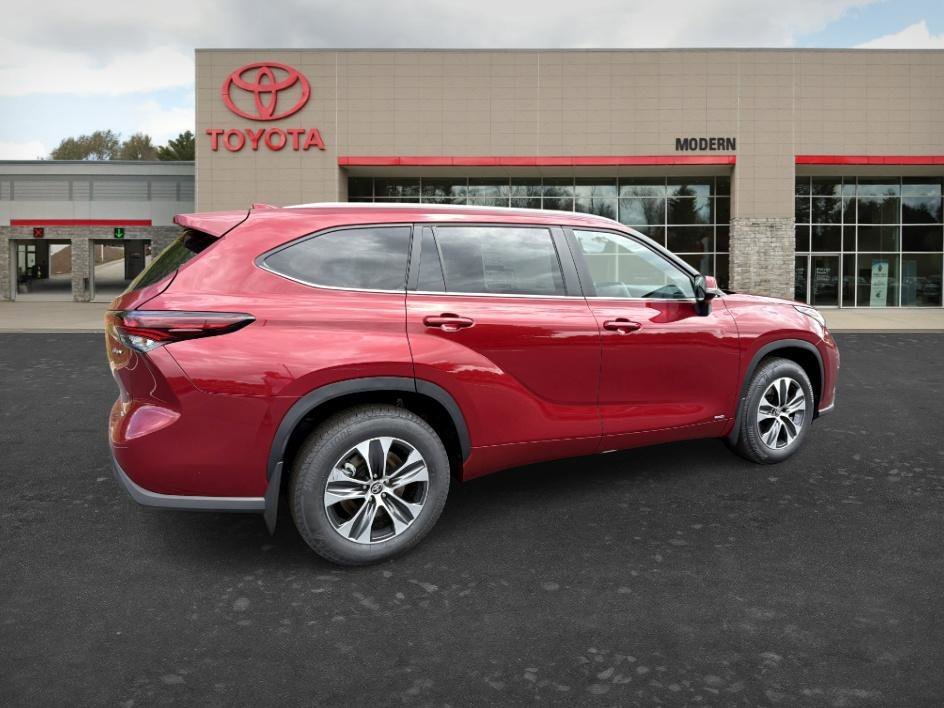 New 2026 Ruby Flare Pearl Toyota Hybrid XLE image 5