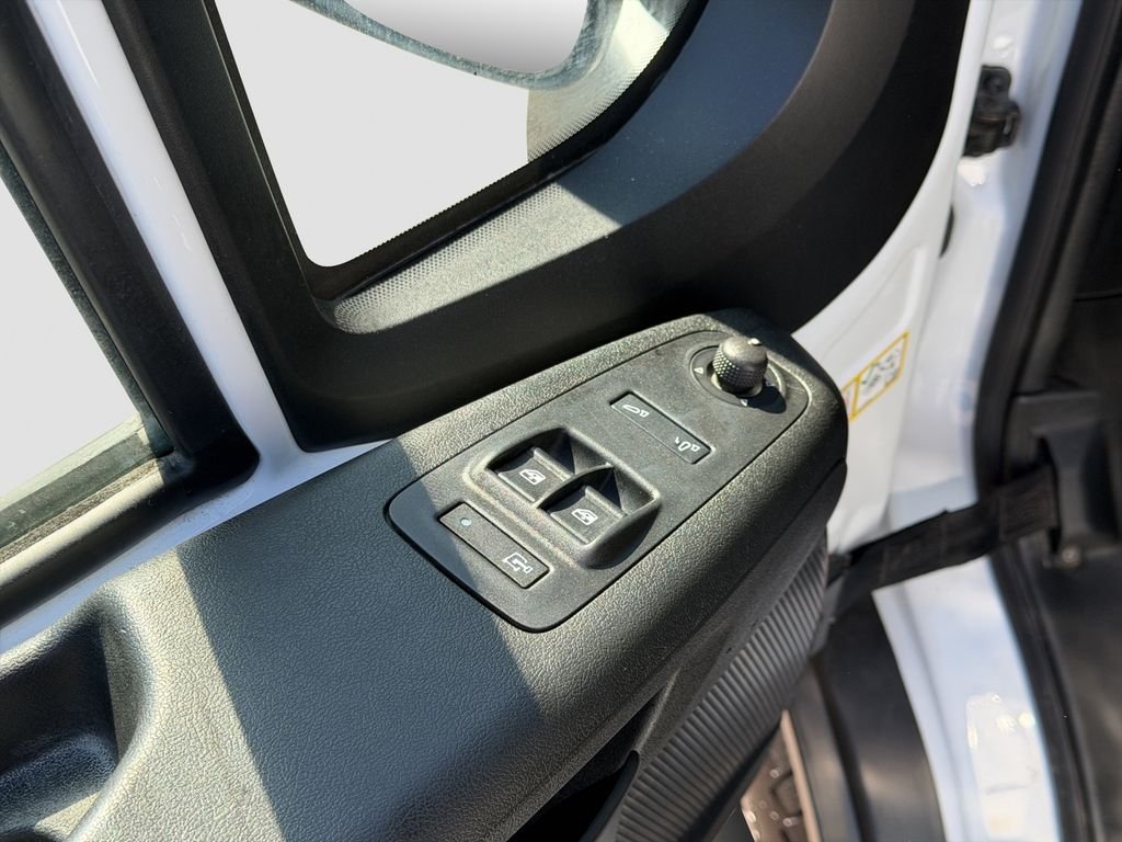 Used 2023 White Ram Base image 26