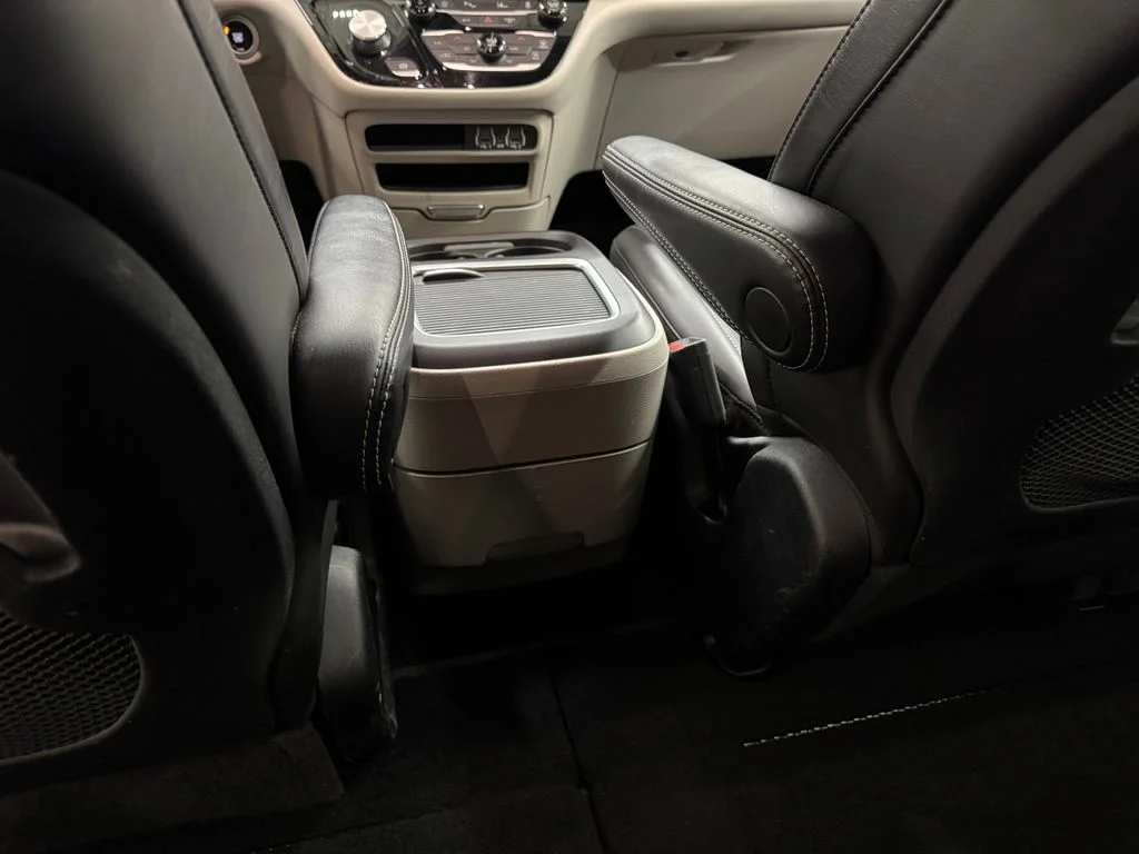 Used 2023 White Chrysler Touring L image 25