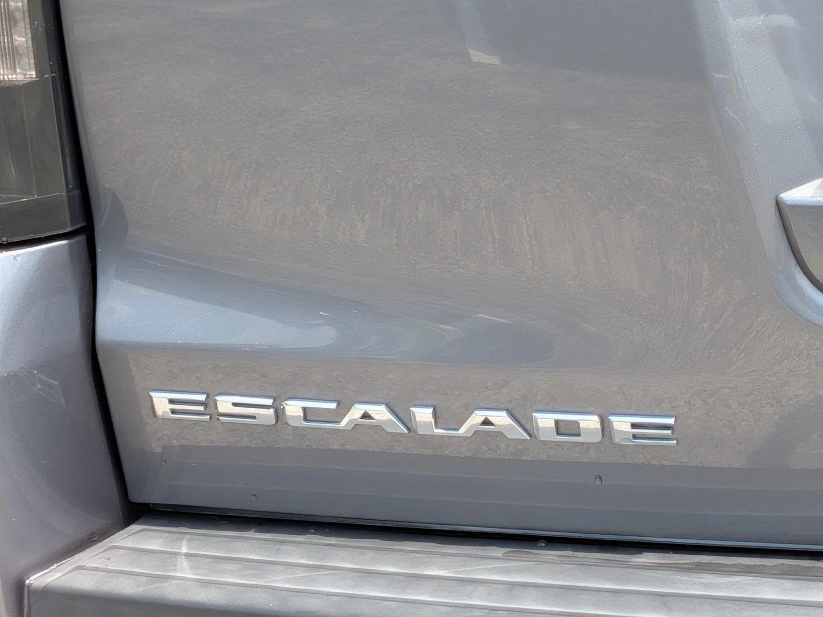 Used 2018 Gray Cadillac Luxury image 8