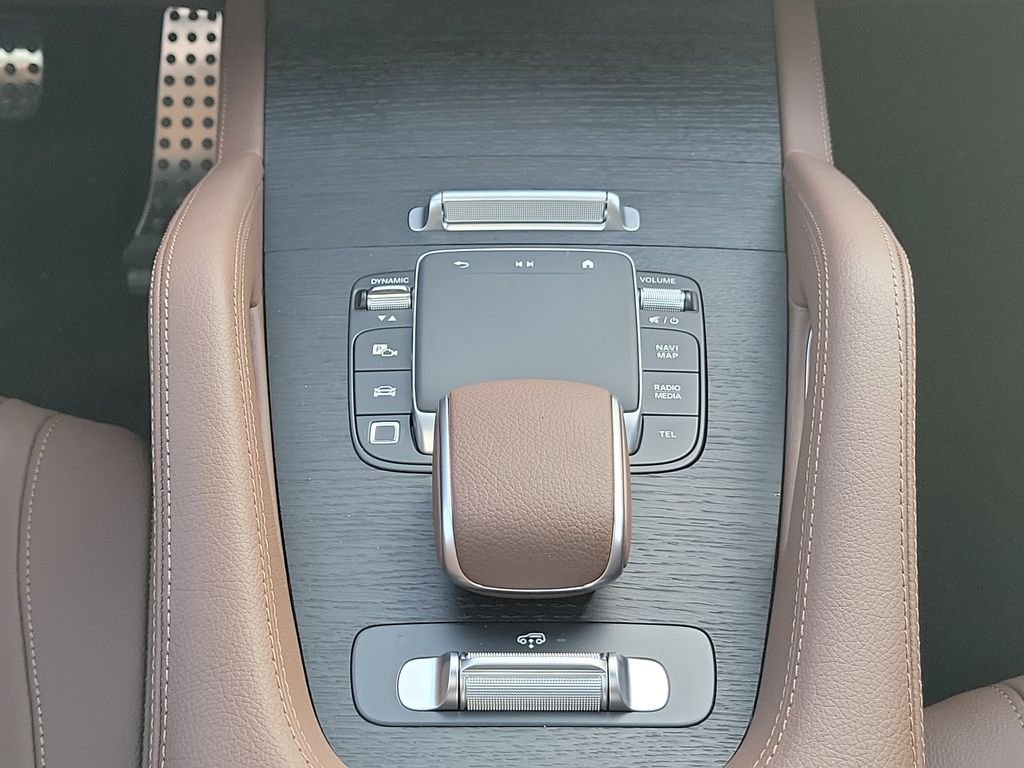 New 2026 MANUFAKTUR Ireland Mid Green Metallic Mercedes-Benz GLS 450 image 20