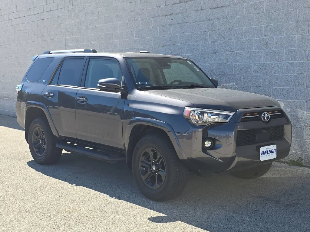 Used 2022 Gray Toyota SR5 Premium image 15