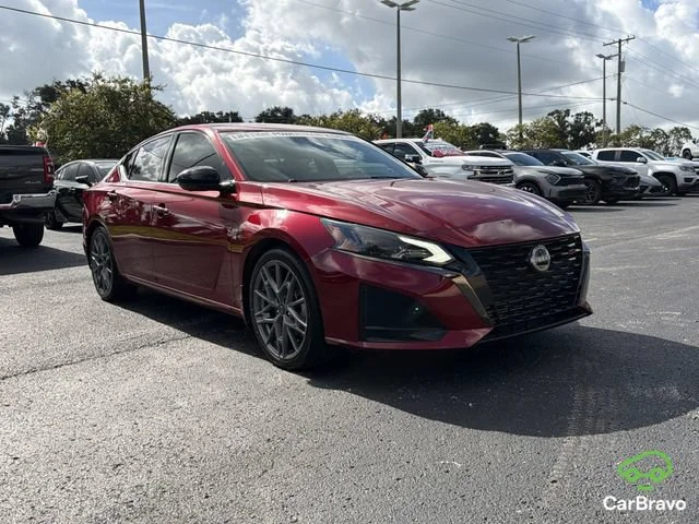 Used 2023 Red Nissan SR VC-Turbo FWD image 2