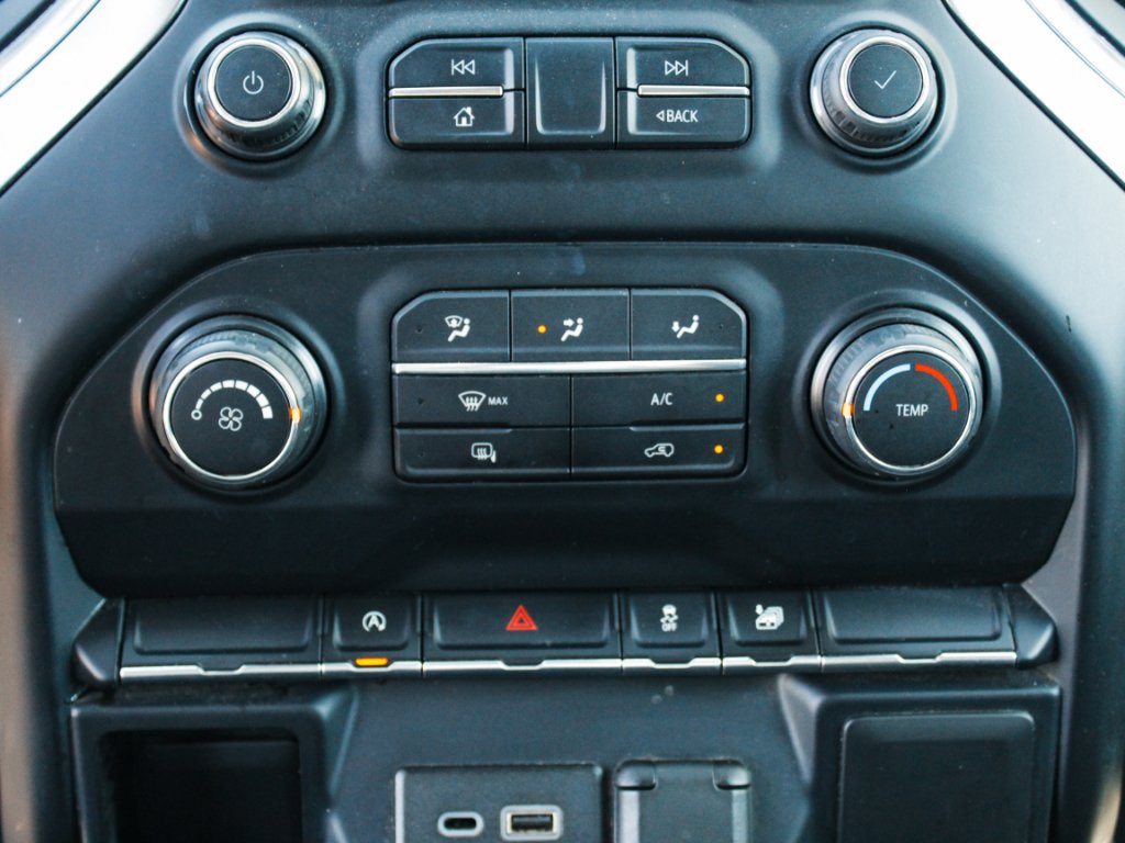 Used 2020 Shadow Gray Metallic Chevrolet LT image 17