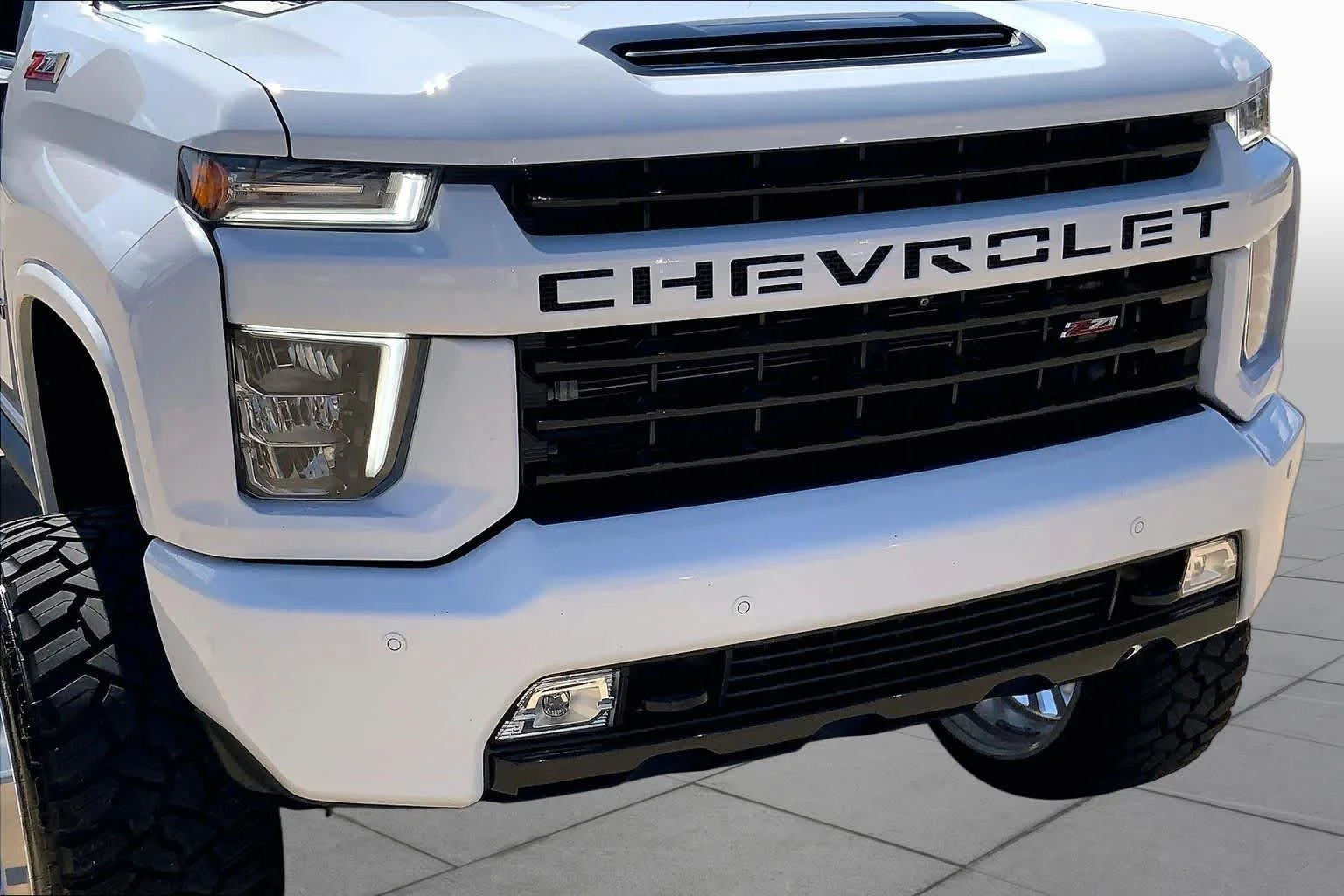 Used 2022 Summit White Chevrolet LTZ image 29