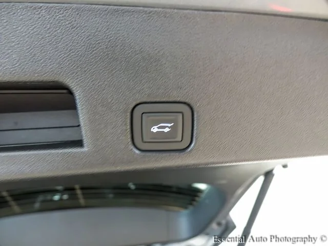 Used 2026 Silver GMC Elevation image 24