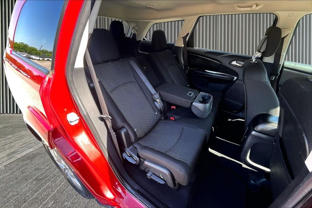 Used 2020 Red Dodge SE image 27