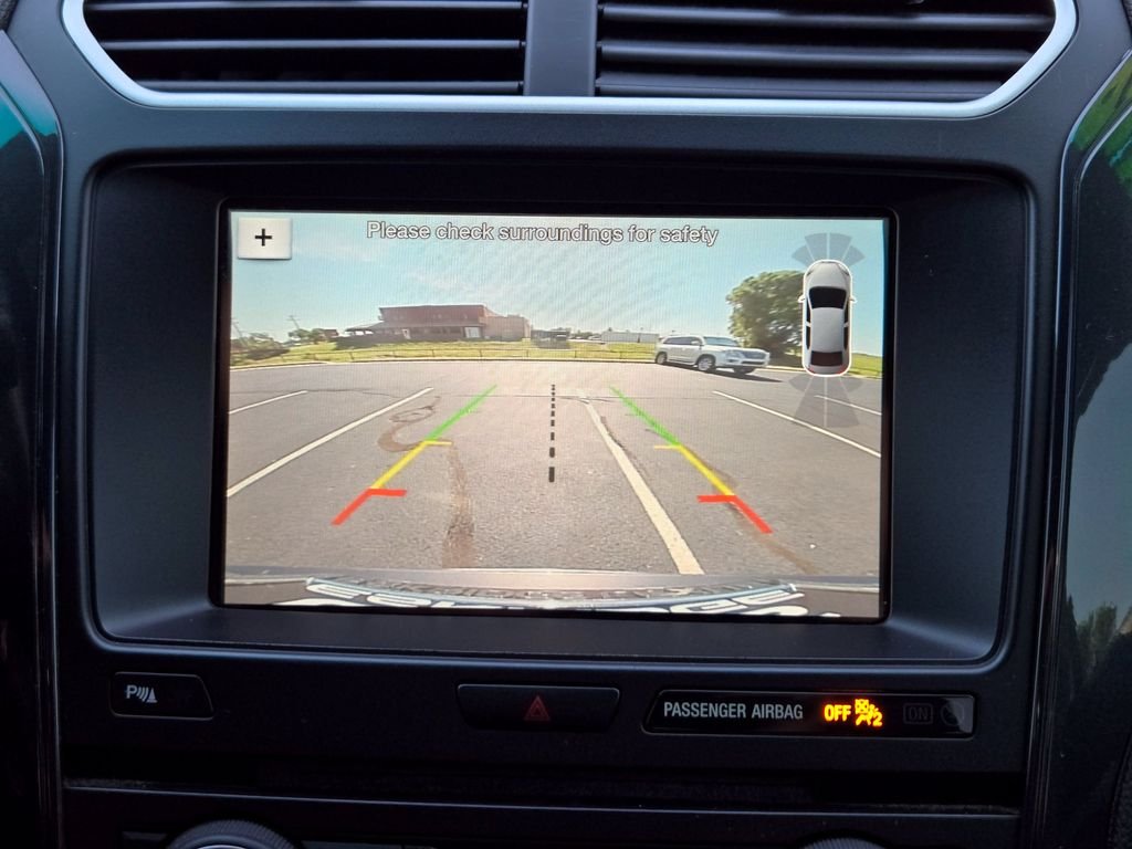 Used 2017 Gray Ford XLT image 19