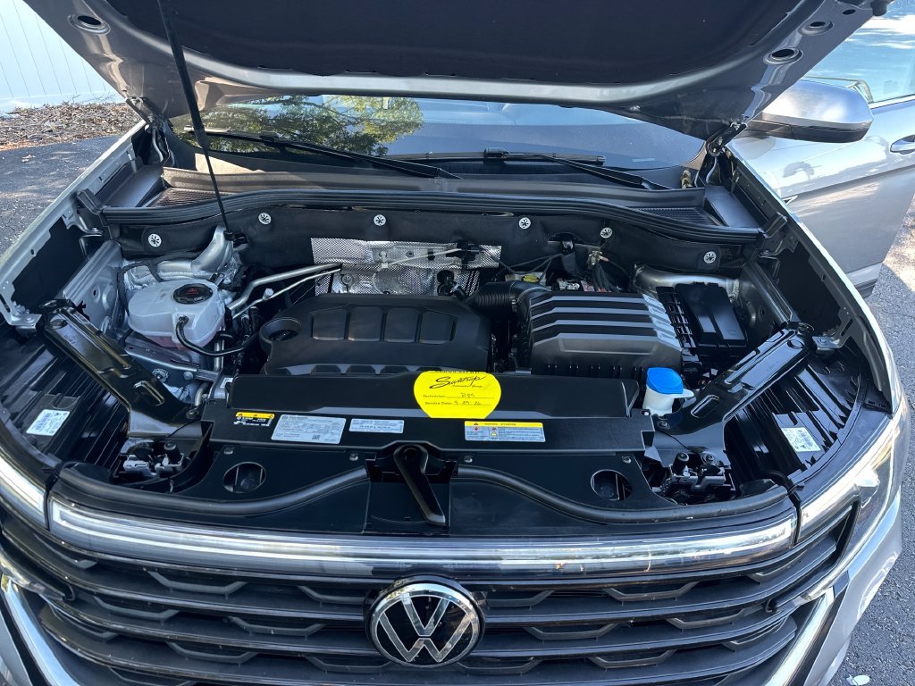 Used 2025 Silver Volkswagen 2.0T SE w/Technology image 23