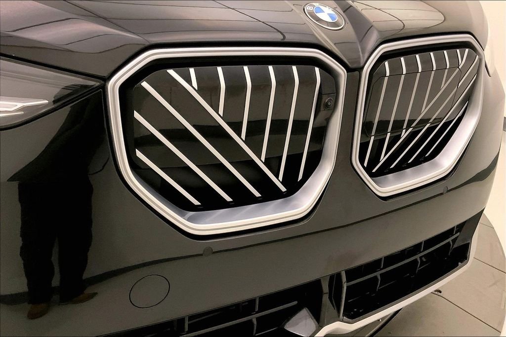 Used 2025 Black Sapphire Metallic BMW  image 28