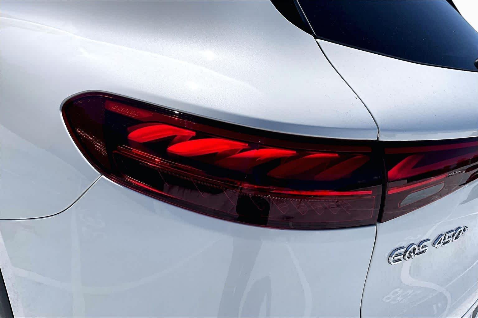 Used 2023 MANUFAKTUR Diamond White Mercedes-Benz EQS 450+ image 27