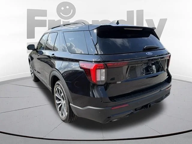 New 2026 Agate Black Metallic Ford ST-Line image 5