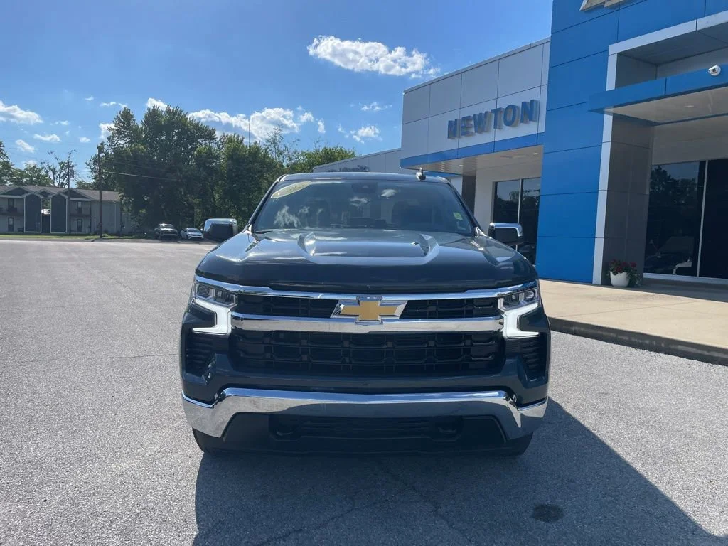 Used 2025 Cypress Gray Chevrolet LT image 2