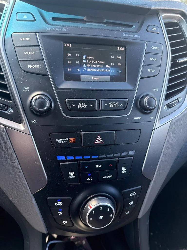 Used 2014 Silver Hyundai Base image 2