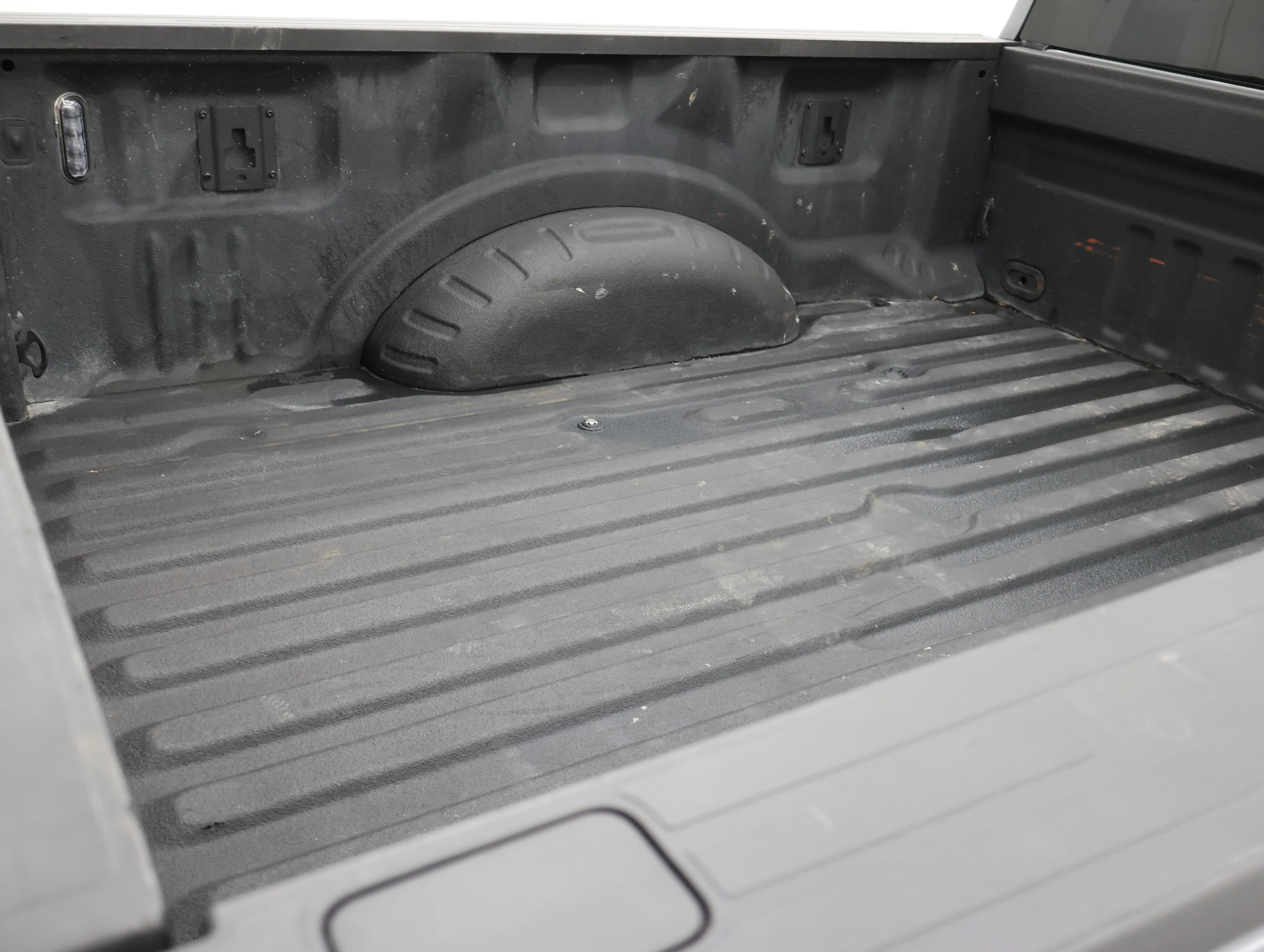 Used 2023 Carbonized Gray Metallic Ford XLT image 5