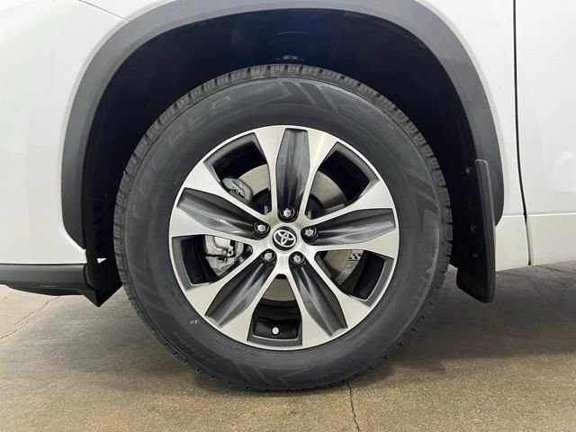 Used 2023 Beige Toyota XLE image 26