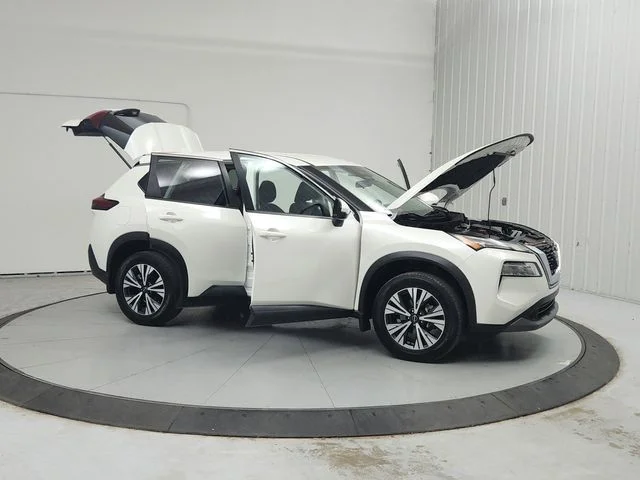 Used 2022 White Nissan SV image 10