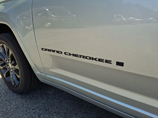 New 2026 Silver Jeep Limited Reserve image 20