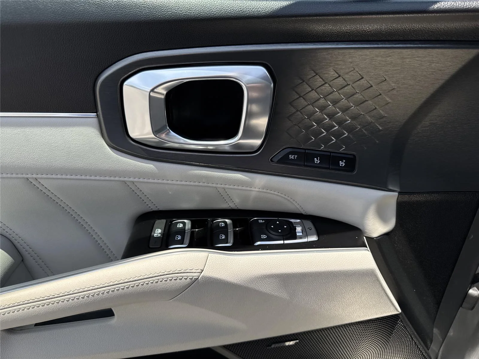 Used 2022 Steel Gray Kia SX Prestige image 17