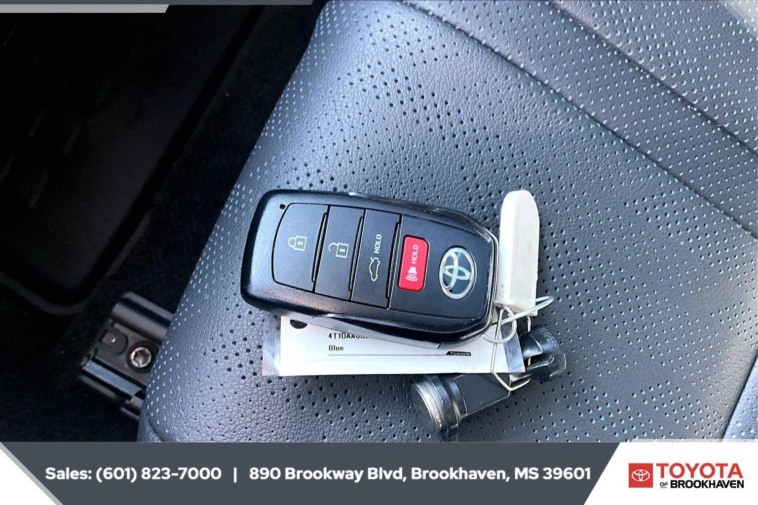 Used 2026 Ocean Gem Toyota XSE image 9