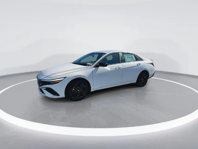 Used 2026 White Hyundai SEL Sport image 4