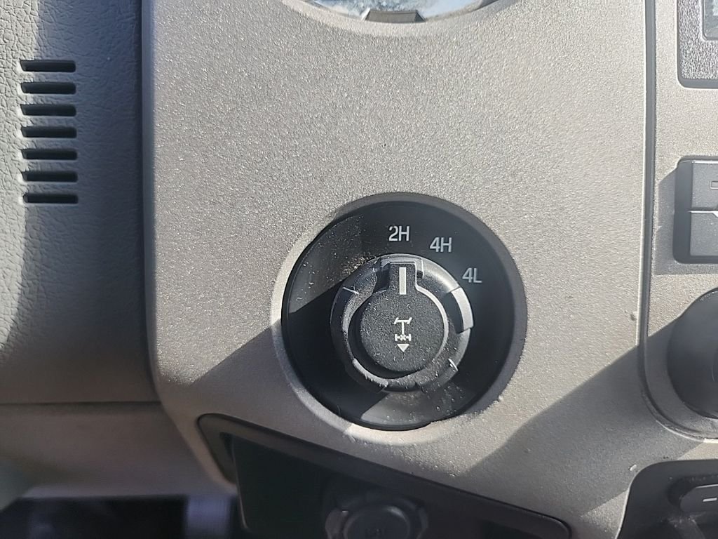 Used 2014 Gray Ford XLT image 23