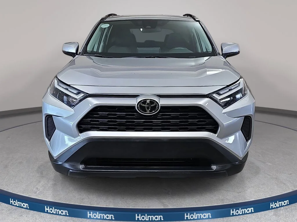Used 2025 Silver Toyota XLE image 3