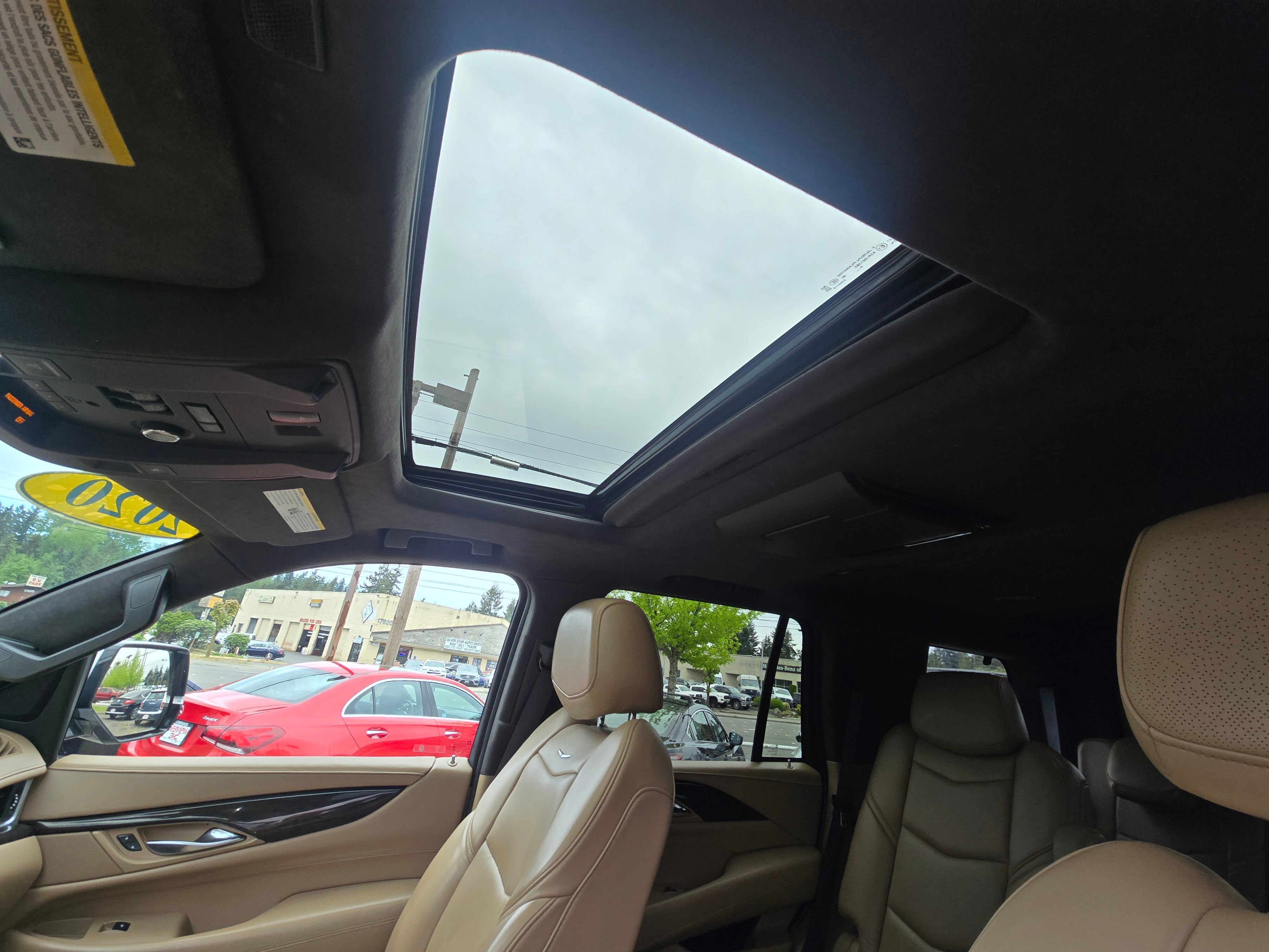 Used 2020 CRYSTAL WHITE TRICOAT Cadillac Platinum image 23