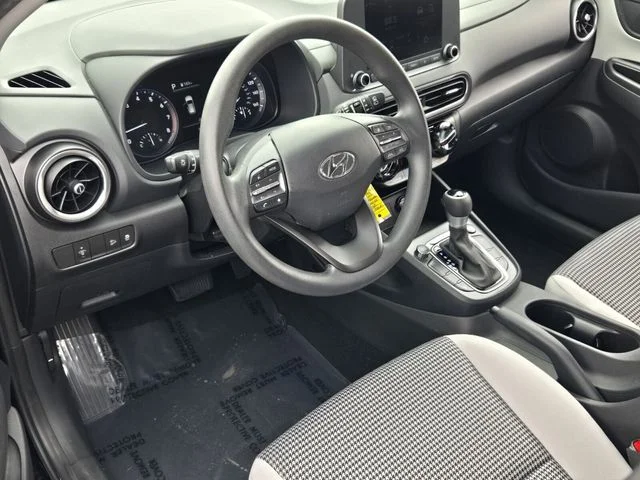 2023 Hyundai Kona SE - Photo 11