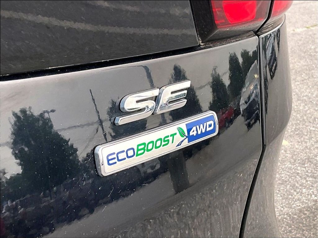 Used 2019 Black Ford SE image 29