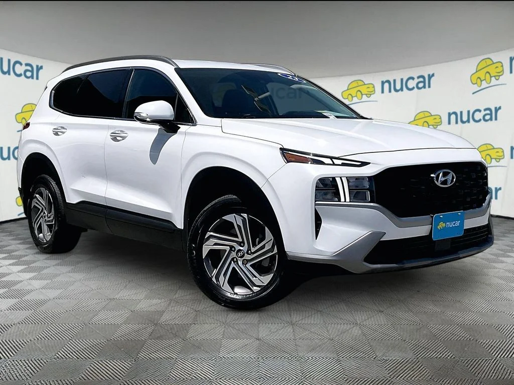 Used 2023 White Hyundai SEL image 1