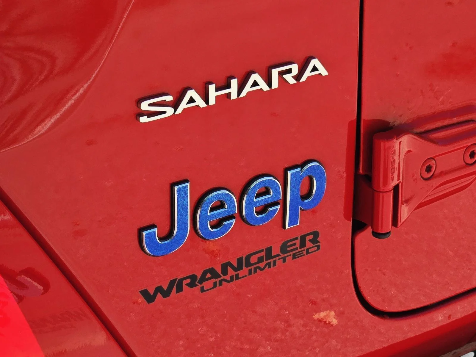 Used 2020 Firecracker Red Clearcoat Jeep Sahara image 12